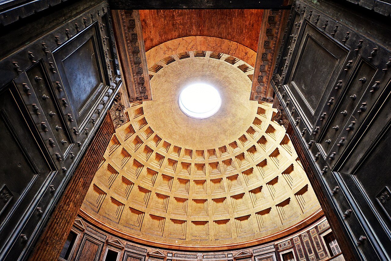 Why does the Pantheon have a hole in its roof?